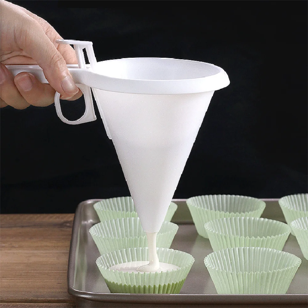 Pancake & Cupcake Batter Dispenser – No-Drip Baking Tool for Perfect Pancakes Every Time
